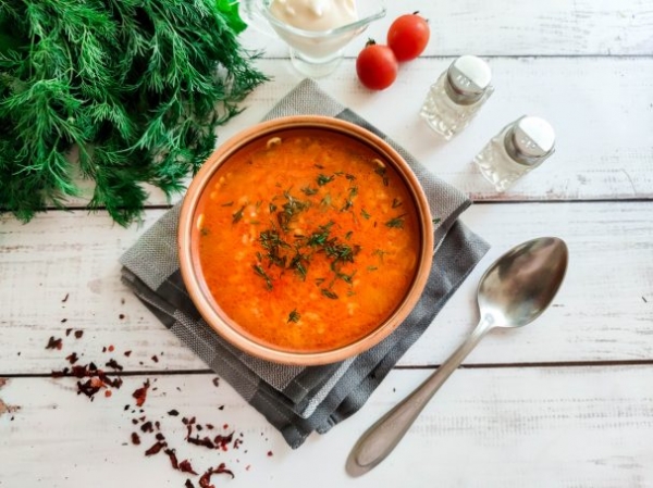 Томатный суп с курицей и рисом Томатный суп с курицей и рисом