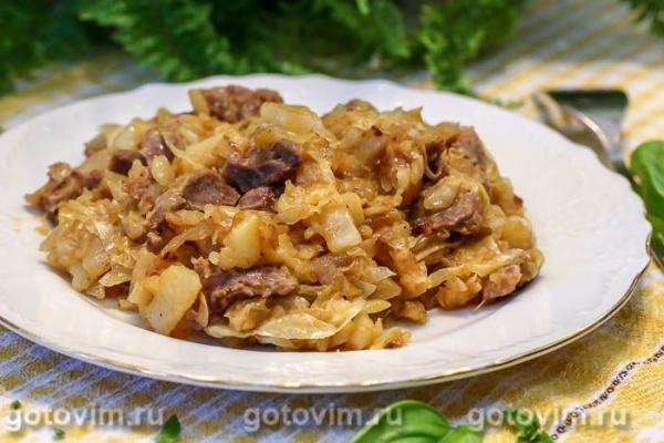 Куриные желудки, тушенные с картофелем и капустой Куриные желудки, тушенные с картофелем и капустой
