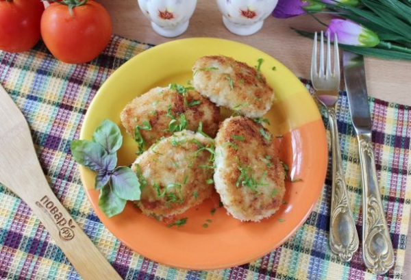 Котлеты из фарша с кабачком и сыром Котлеты из фарша с кабачком и сыром