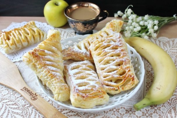 Слойки с яблоком и бананом Слойки с яблоком и бананом