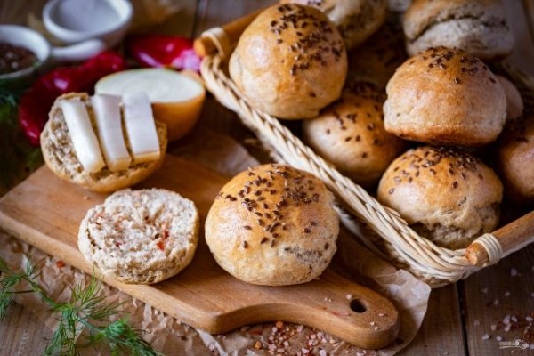 Ржаные булочки с луком Ржаные булочки с луком