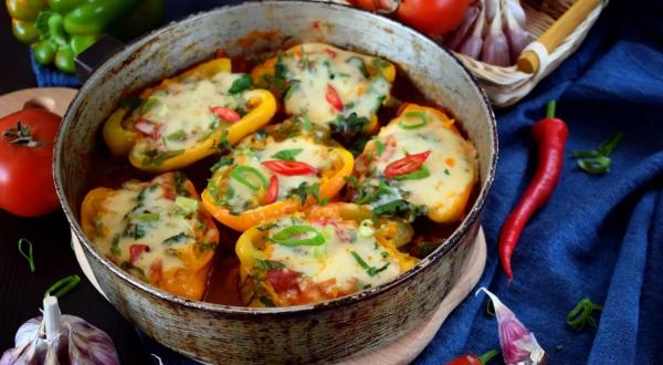 Перец, фаршированный половинками, в духовке, пошаговый рецепт с фото от автора Tamara Shepeleva на 493 ккал Перец, фаршированный половинками, в духовке, пошаговый рецепт с фото от автора Tamara Shepeleva на 493 ккал