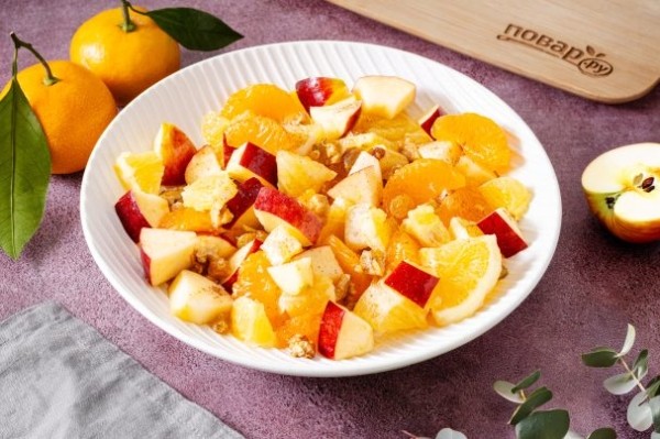 Салат с яблоком, апельсином и мандарином Салат с яблоком, апельсином и мандарином