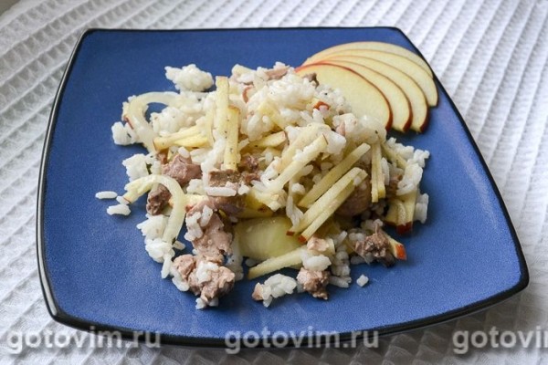 Салат из печени трески с рисом и яблоками Салат из печени трески с рисом и яблоками