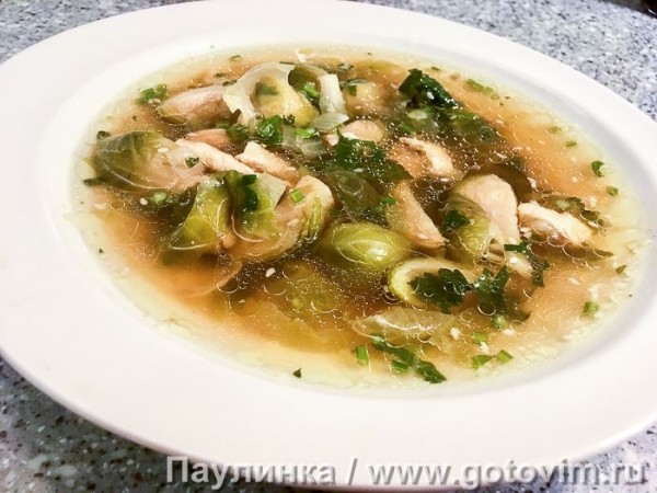 Китайский куриный суп с брюссельской капустой Китайский куриный суп с брюссельской капустой