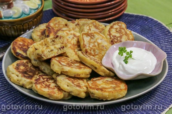 Ленивые пирожки с колбасными обрезками Ленивые пирожки с колбасными обрезками