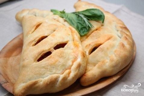 Закрытая пицца с овощами Закрытая пицца с овощами