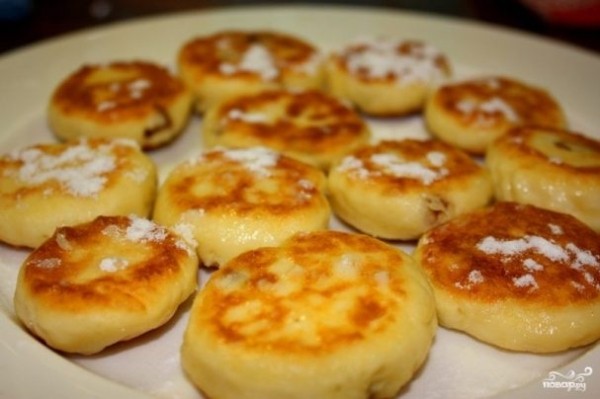 Сырники с изюмом (без яиц) Сырники с изюмом (без яиц)