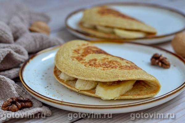 Овсяноблин на молоке с бананом и грецкими орехами Овсяноблин на молоке с бананом и грецкими орехами