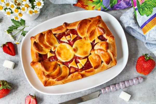 Пирог с клубникой и ревенем Пирог с клубникой и ревенем